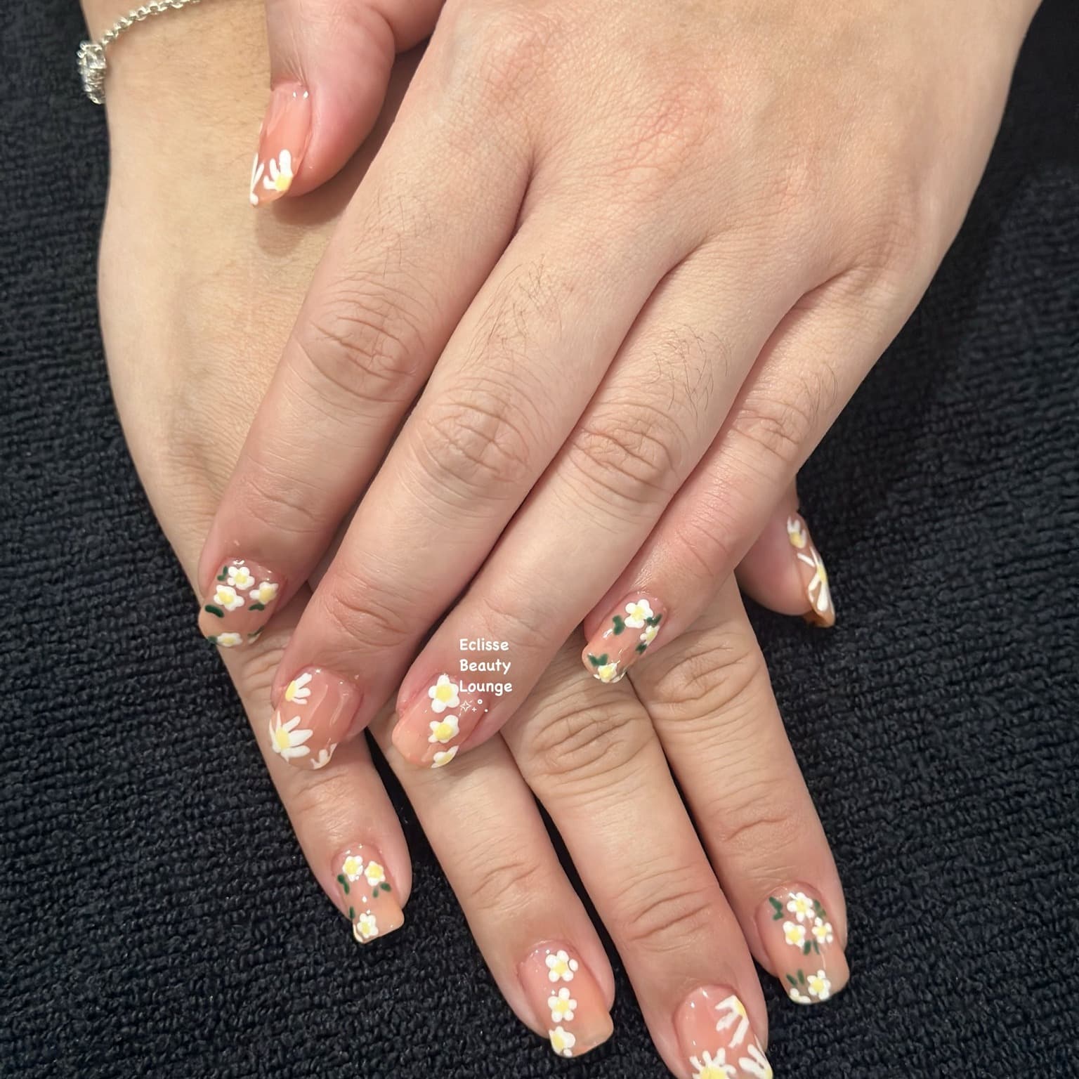 Champagne gold manicure by Eclisse Beauty Lounge